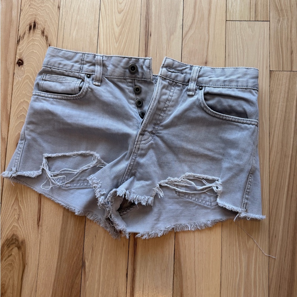 Free people light gray denim shorts! Size 26!